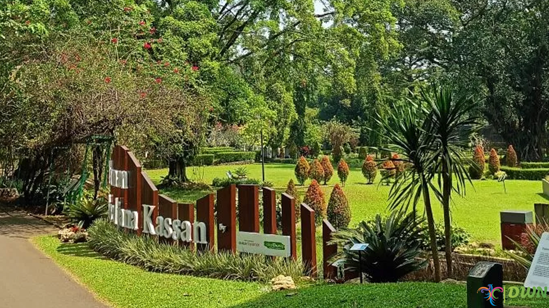 Kebun Raya Bogor: Menyatu dengan Alam dalam Suasana Sejuk