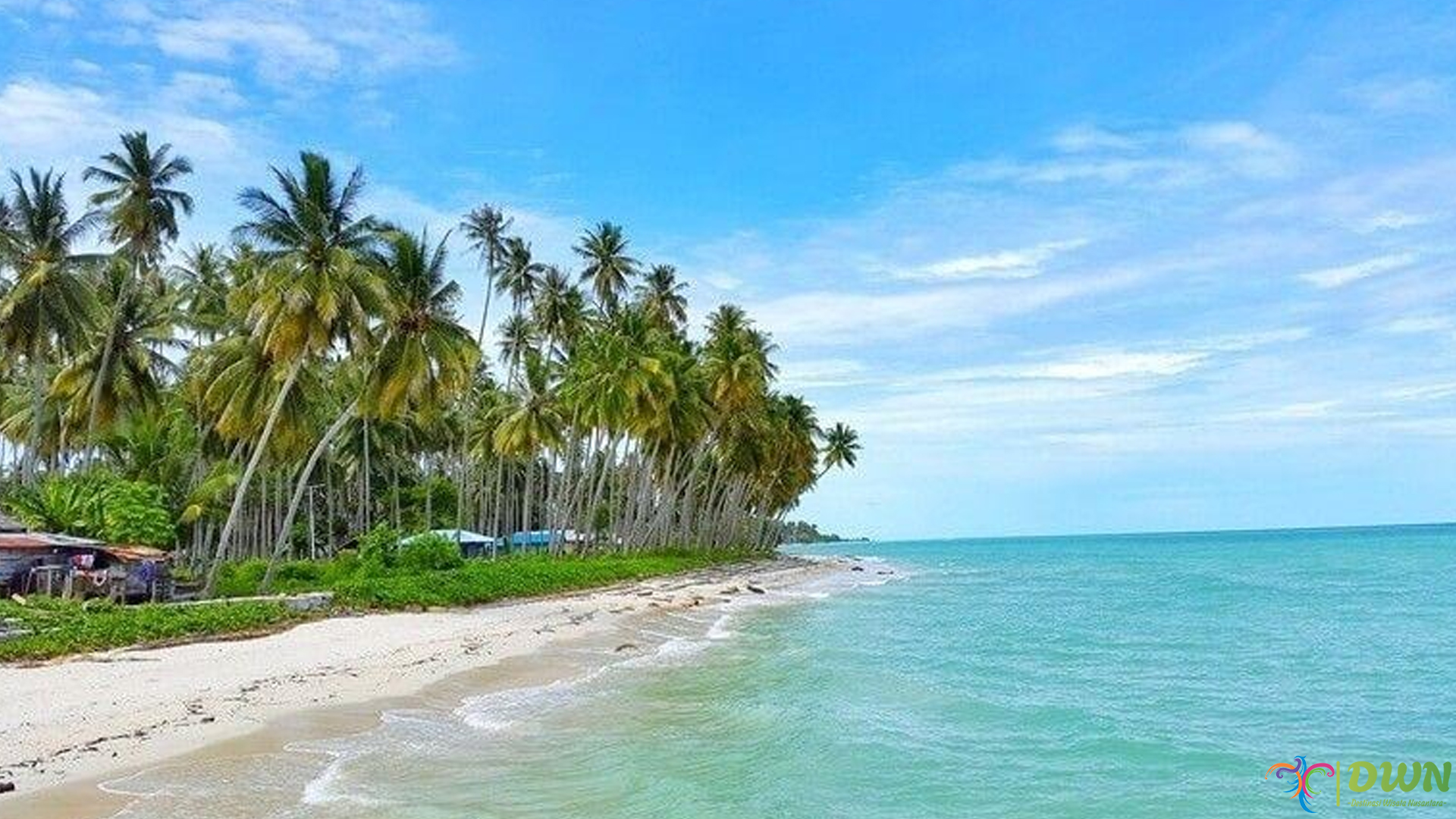 Pantai Biduk-Biduk: Harmoni Indah Ombak dan Pasir Putih