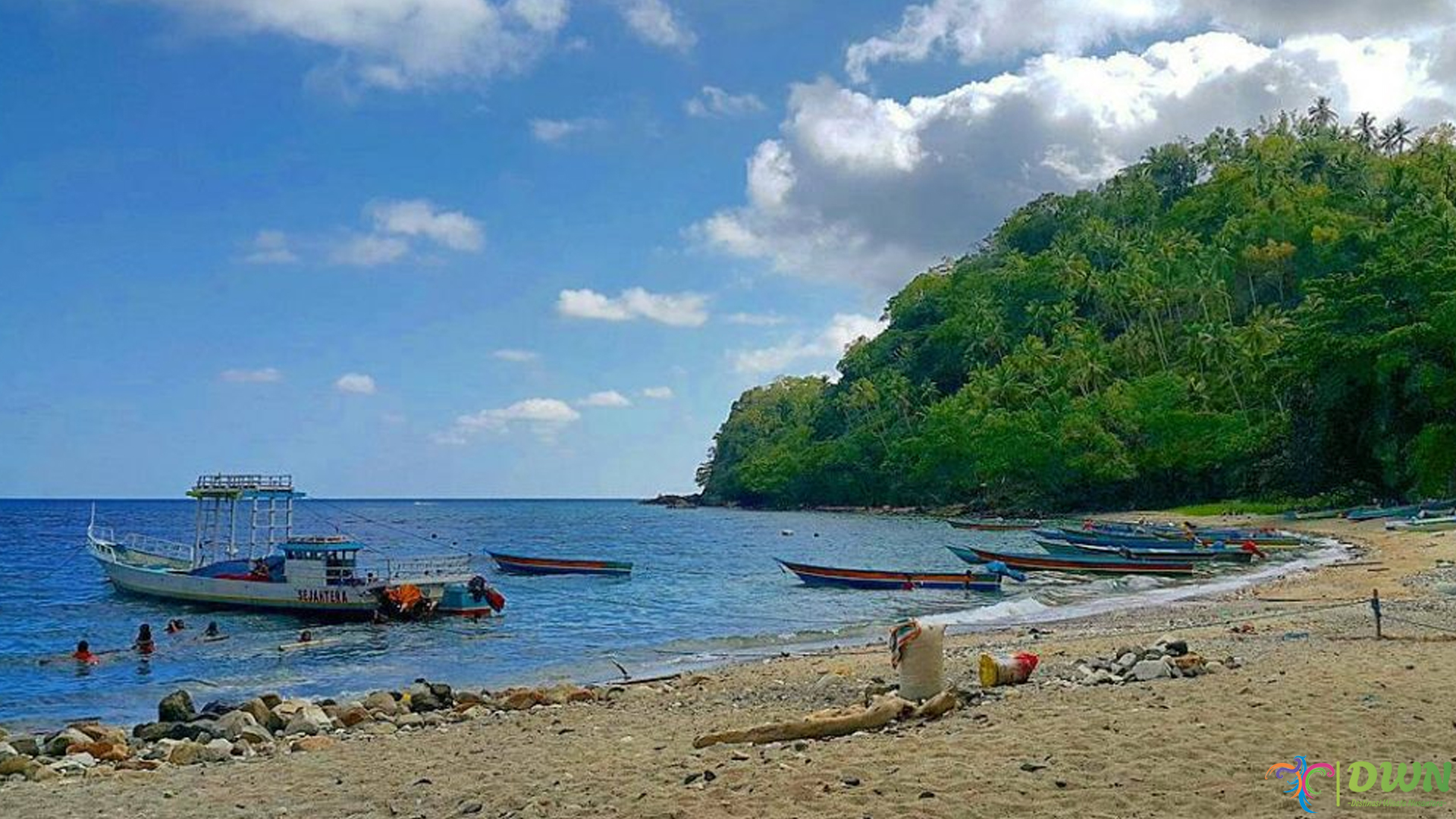 Pantai Hukurila, Destinasi Anti-Mainstream untuk Liburan Santai