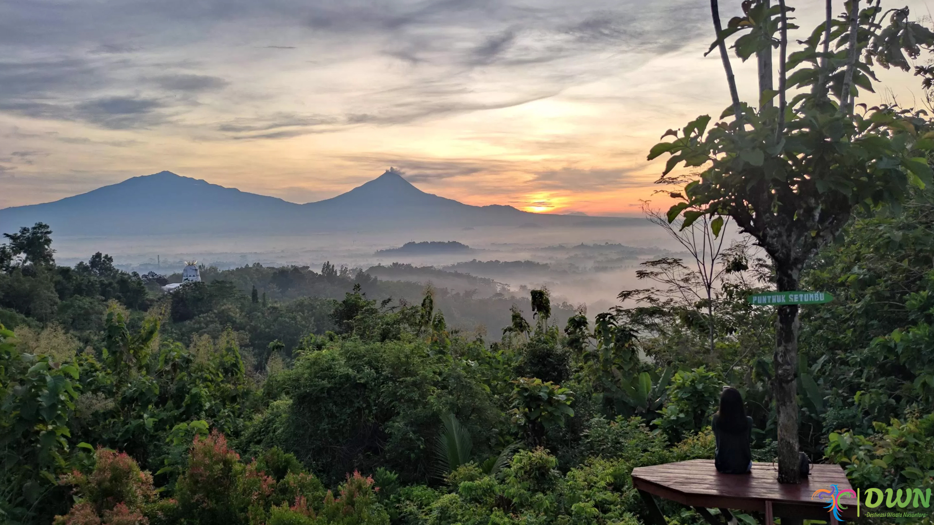 Punthuk Setumbu: Spot Sunrise Paling Ngehits di Jawa Tengah