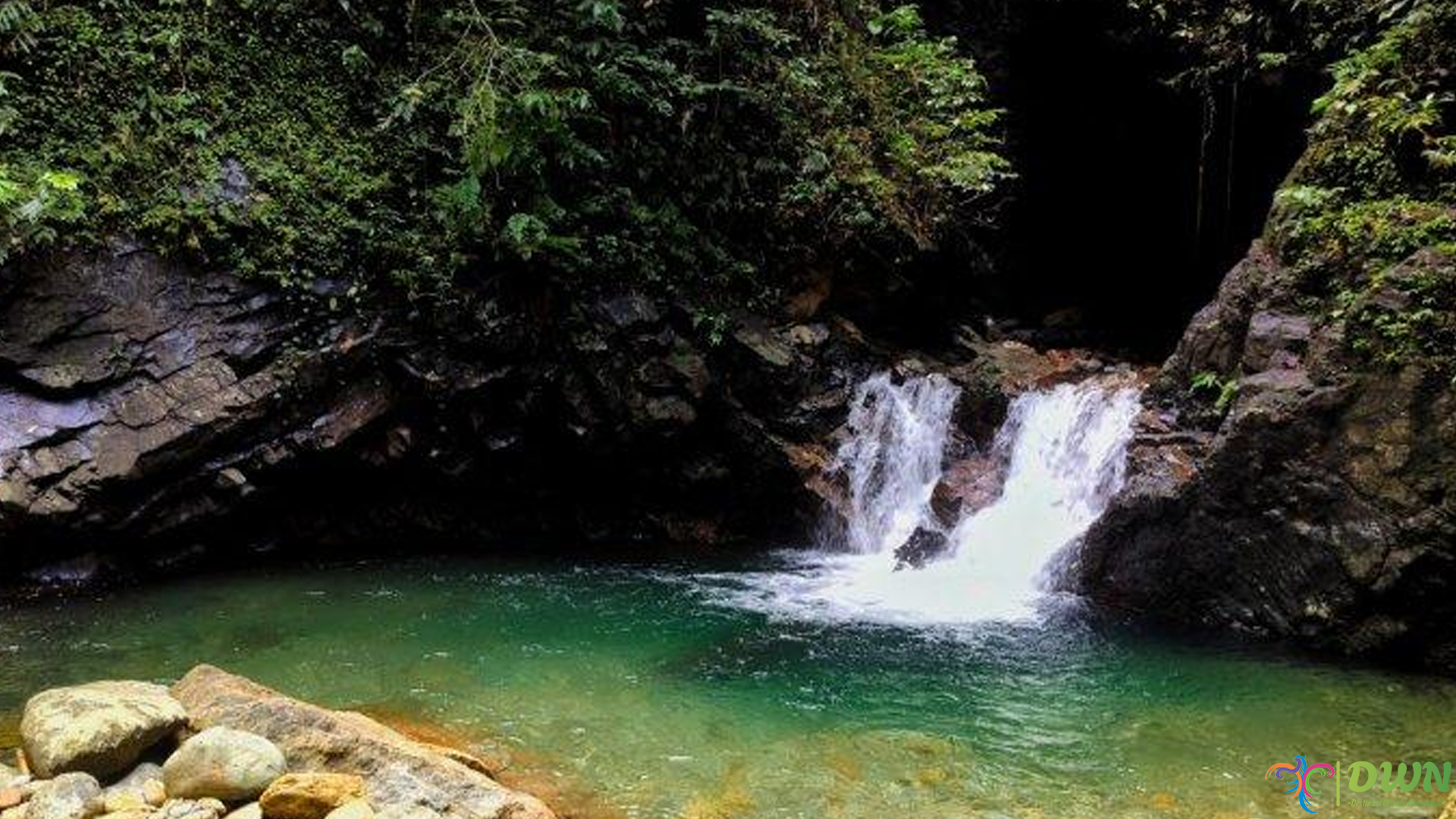 Air Terjun Waai: Keindahan Alam yang Bikin Betah Lama-Lama