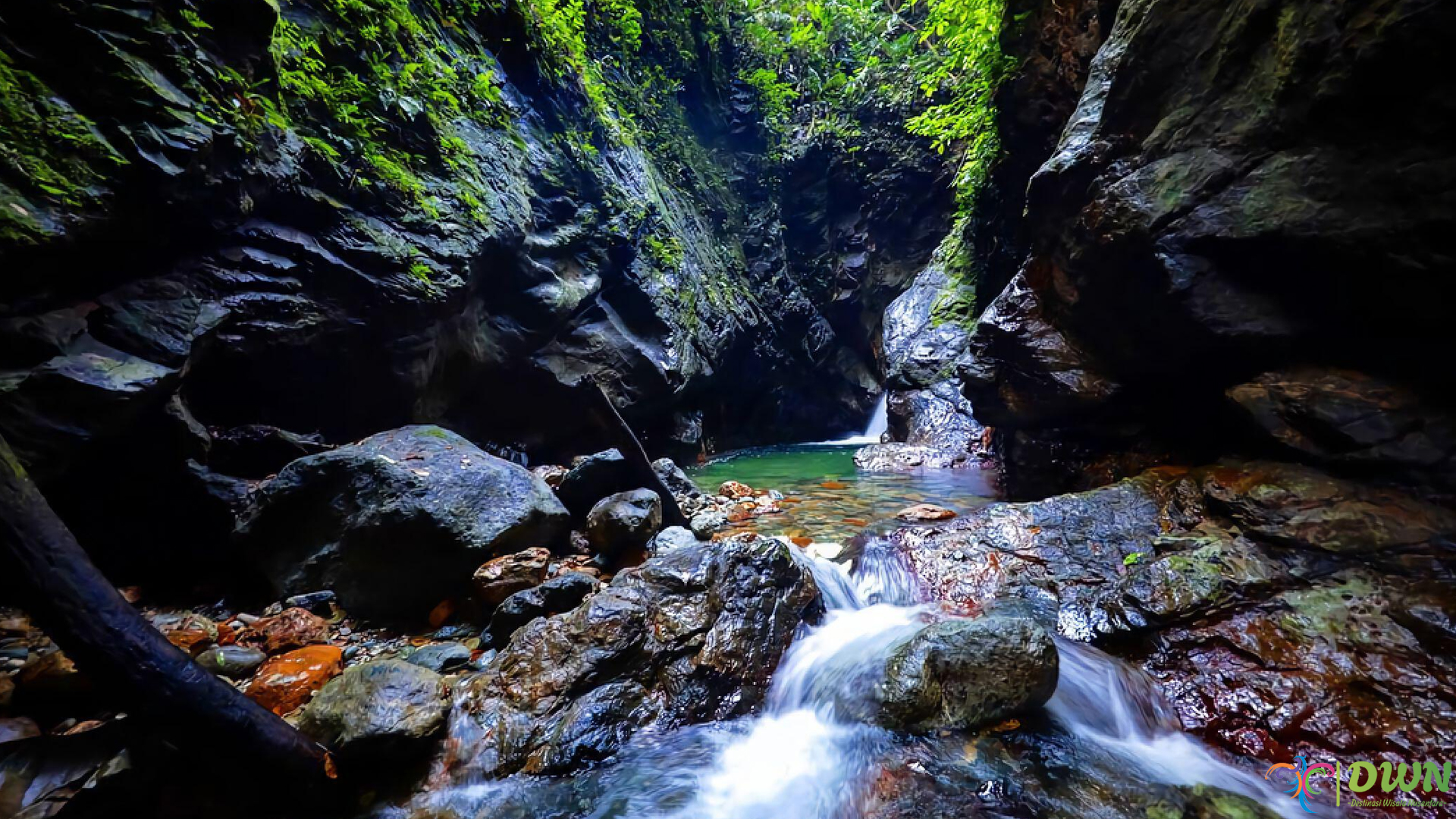 Air Terjun Waai: Keindahan Alam yang Bikin Betah Lama-Lama