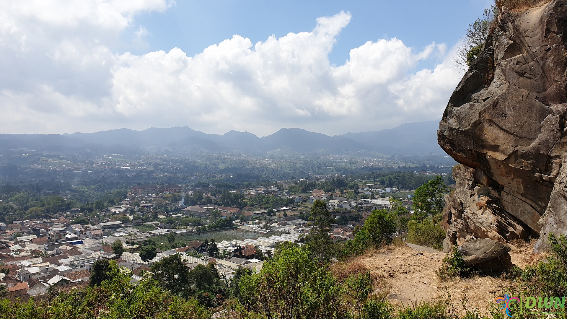 Gunung Batu Lembang: Surga Tersembunyi di Atas Awan Bandung