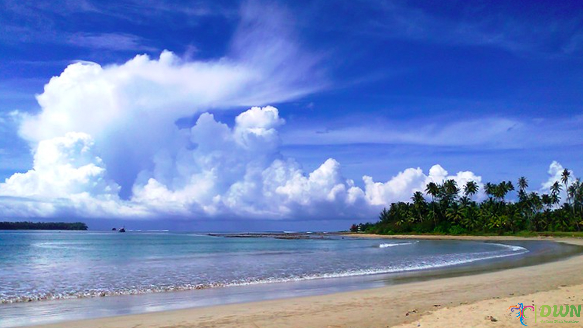 Liburan di Pantai Lagundri: 3 Alasan Kenapa Kamu Harus Ke Sini