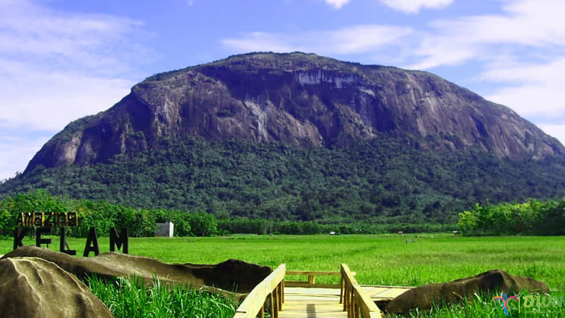 Gunung Kelam: Tempat Liburan Seru dan Alam yang Memukau