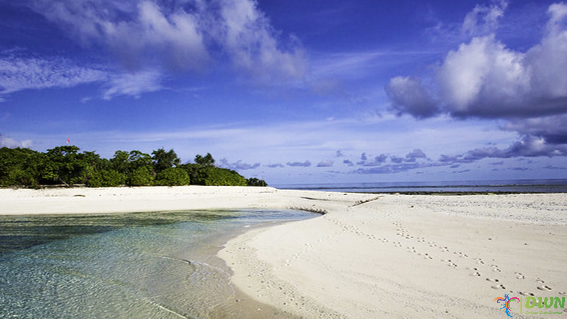 Pulau Pombo: Oase Tenang untuk Lepas Penat dari Kota