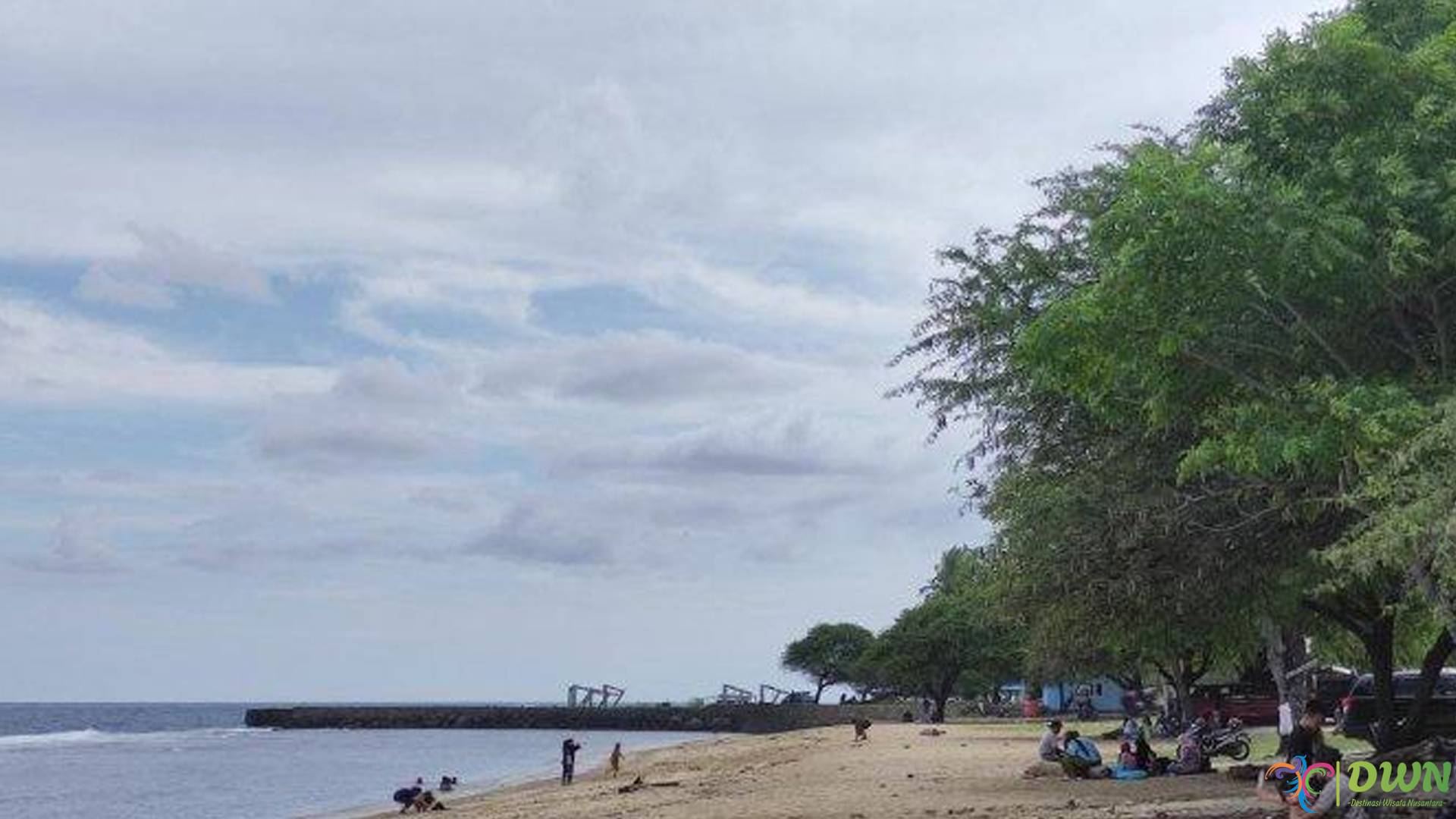Nikmati 3 Momen Santai di Pantai Kurenai untuk Lepas Penat