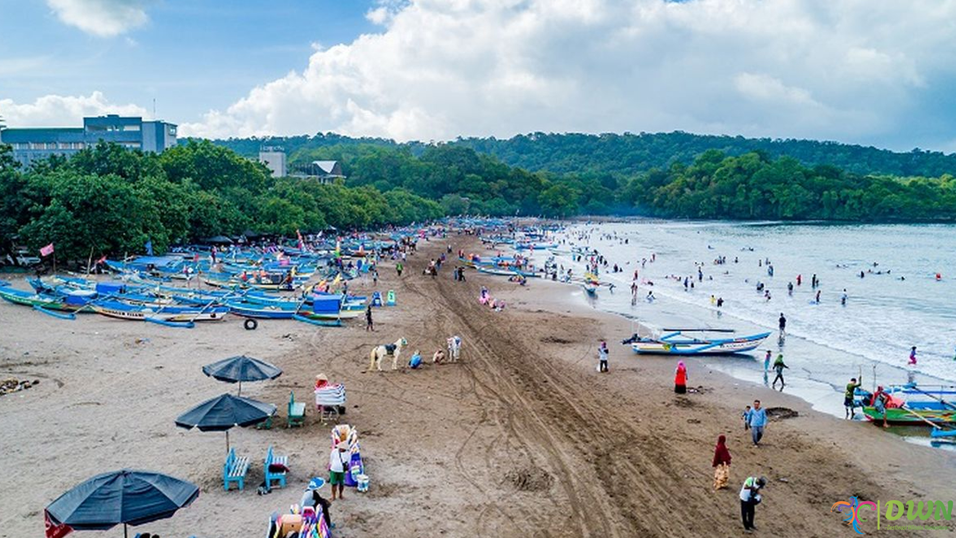 Pesona Pantai Pangandaran dan 3 Momen Sunset Memukau