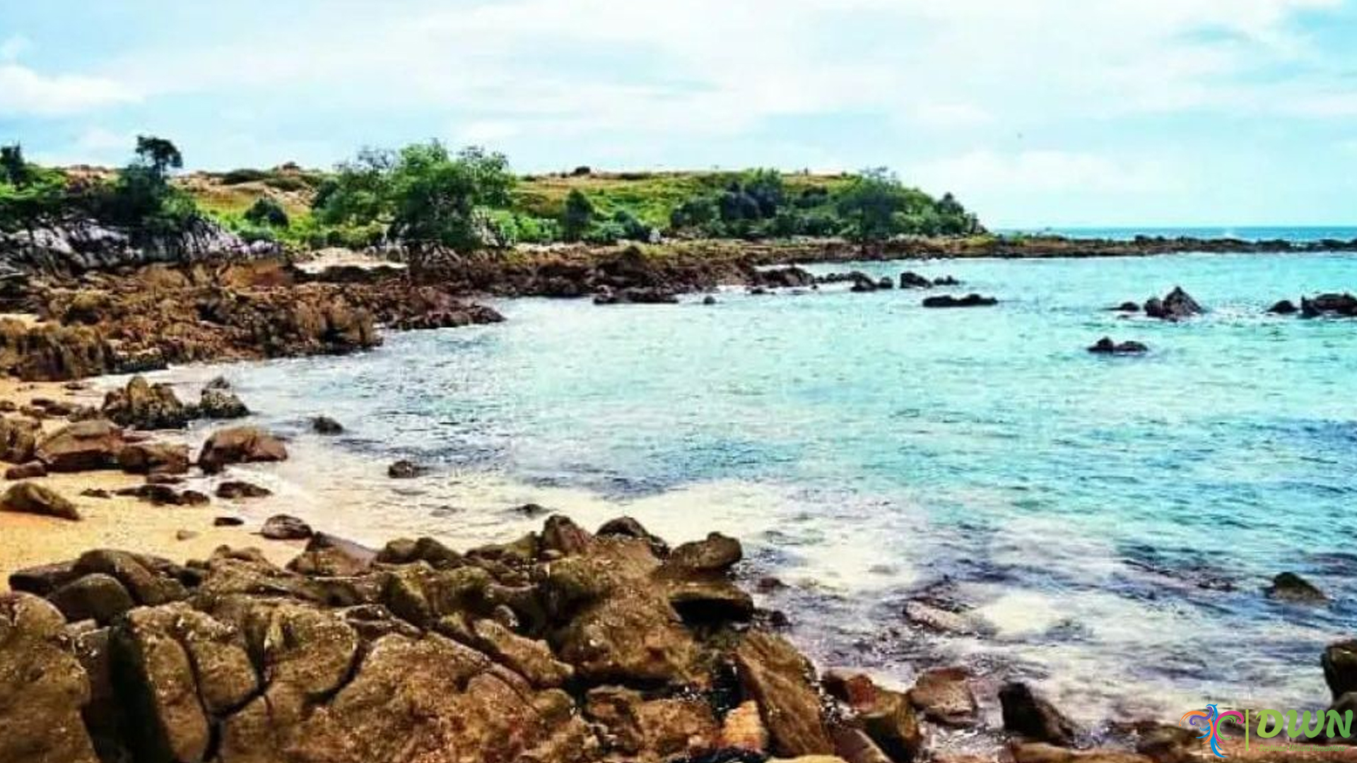 Eksplorasi Pulau Jemur Lewati 4 Jalur Trekking Menantang Alam