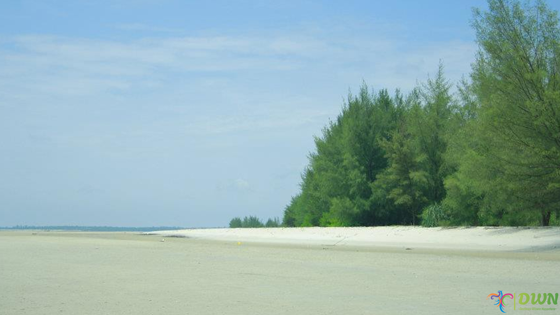 Aktivitas Santai di Pantai Tanjung Medang Dilengkapi 5 Spot Unik