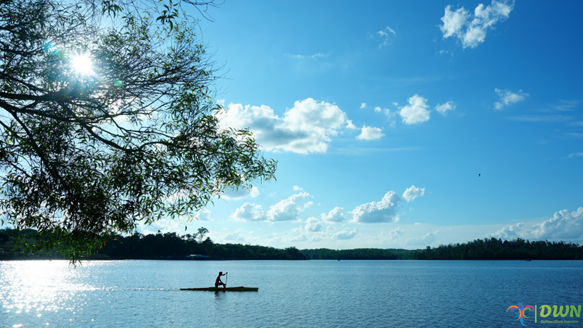 Danau Khayangan: 4 Keajaiban Alam Harus Disaksikan Langsung