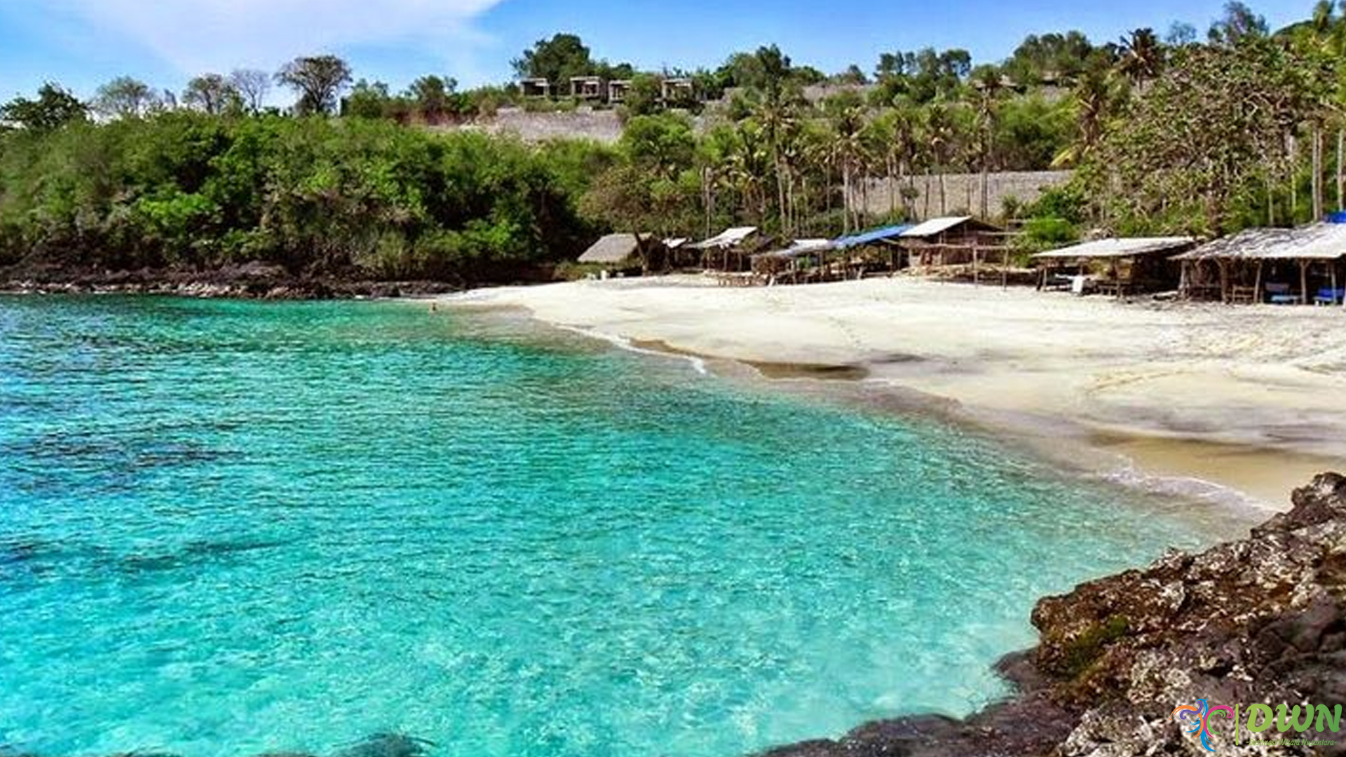 Menikmati 4 Momen Tak Terlupakan di Pantai Bias Tugel