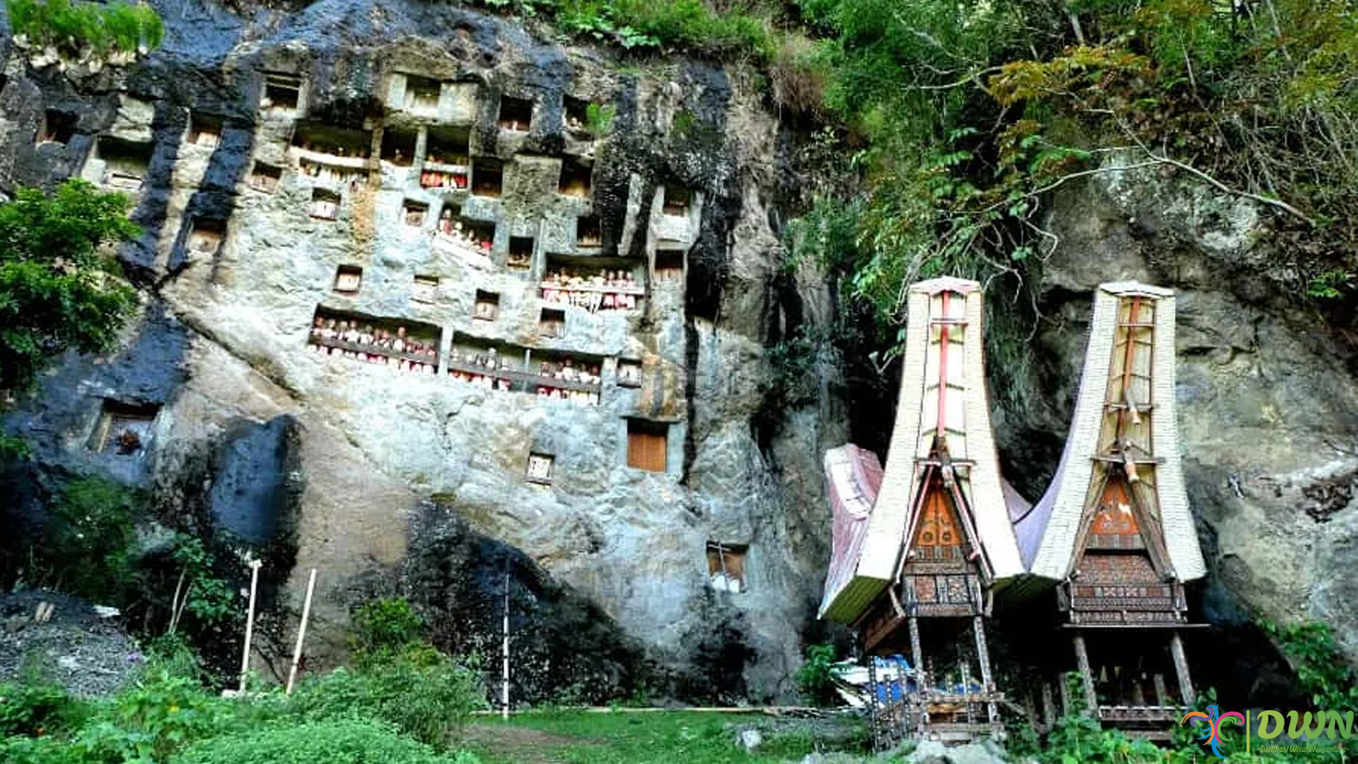 Wisata Toraja Tour Guide bersama 5 Rekomendasi Destinasi Wajib