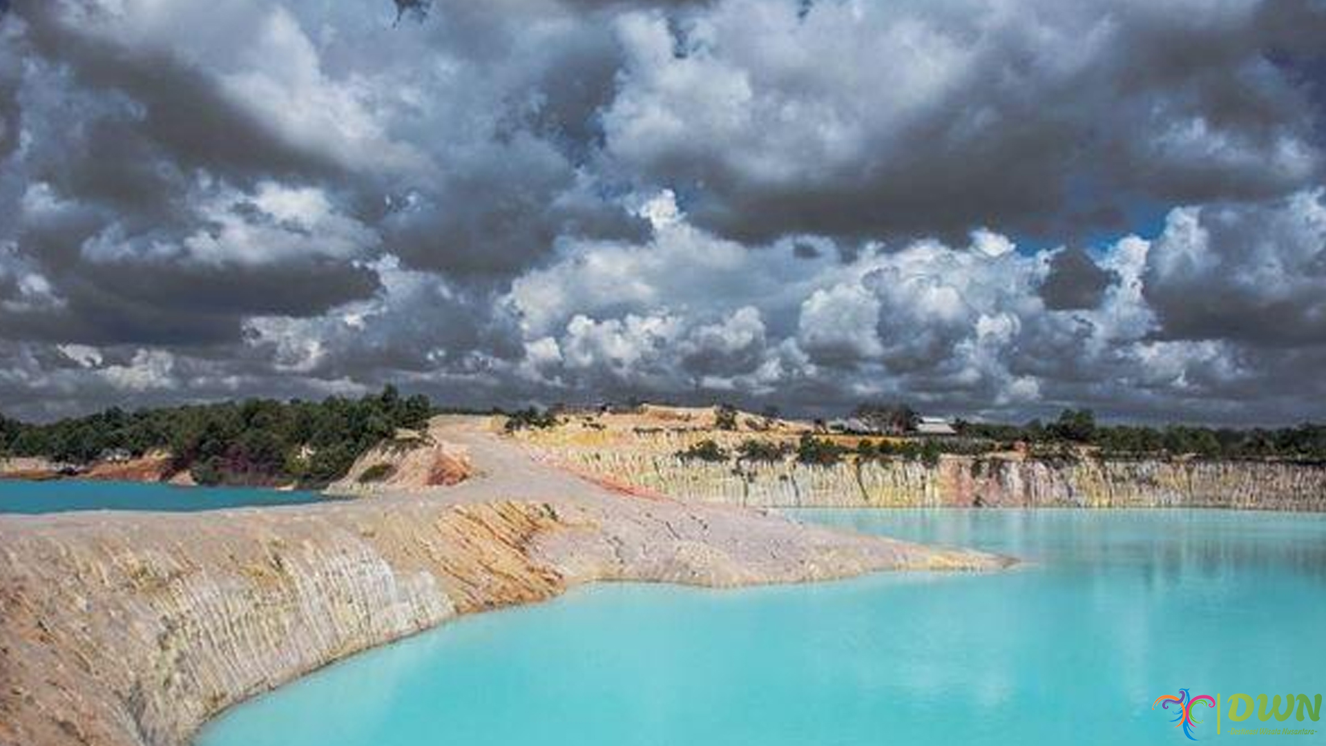 Eksplorasi Kawah Biru Pekanbaru 4 Pemandangan yang Memukau