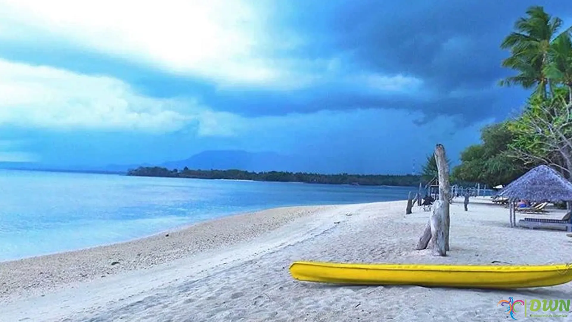 5 Keunggulan Pantai Sire yang Bikin Wisatawan Betah Berlama-lama