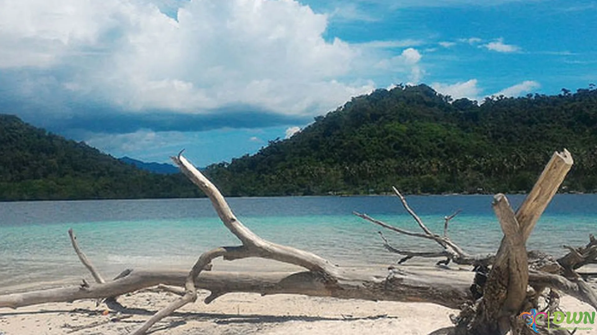 Pulau Kelagian Lunik dan 5 Spot Kece yang Wajib Kamu Coba