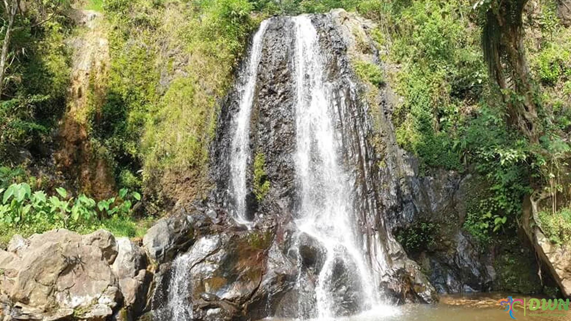 Curug Cipeureu, 5 Keindahan Alam yang Bikin Pikiran Segar