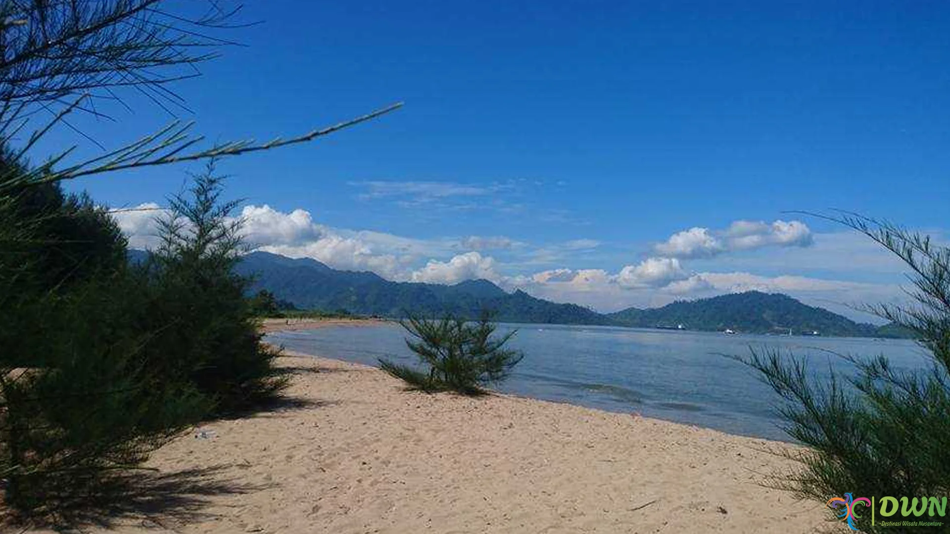 5 Spot Ombre Tenang Pantai Sako Bungus yang Ngegas