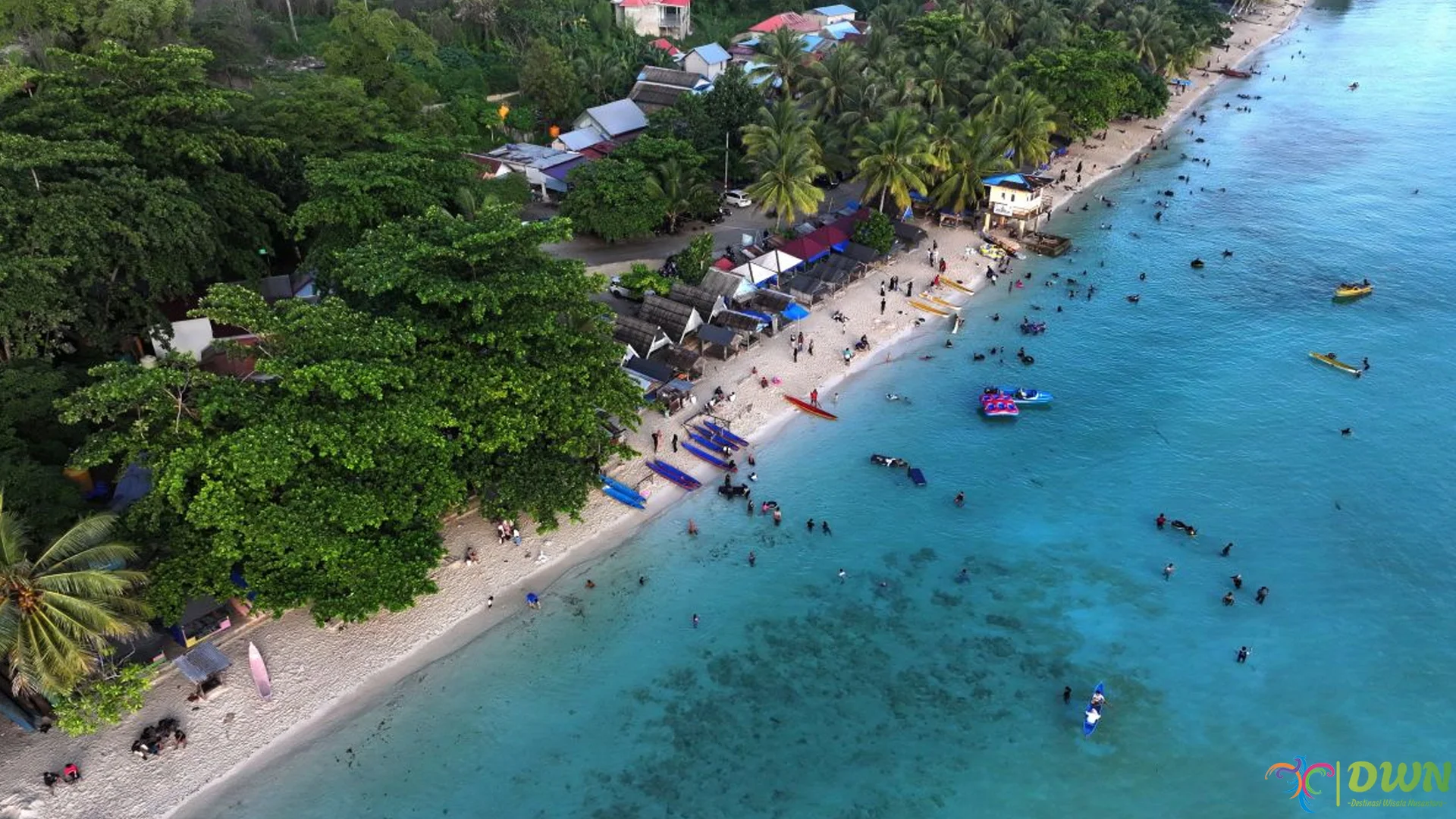 Pantai Nirwana Bikin Lupa Waktu Banget, 5 Momen Paling Nikmat di Sini
