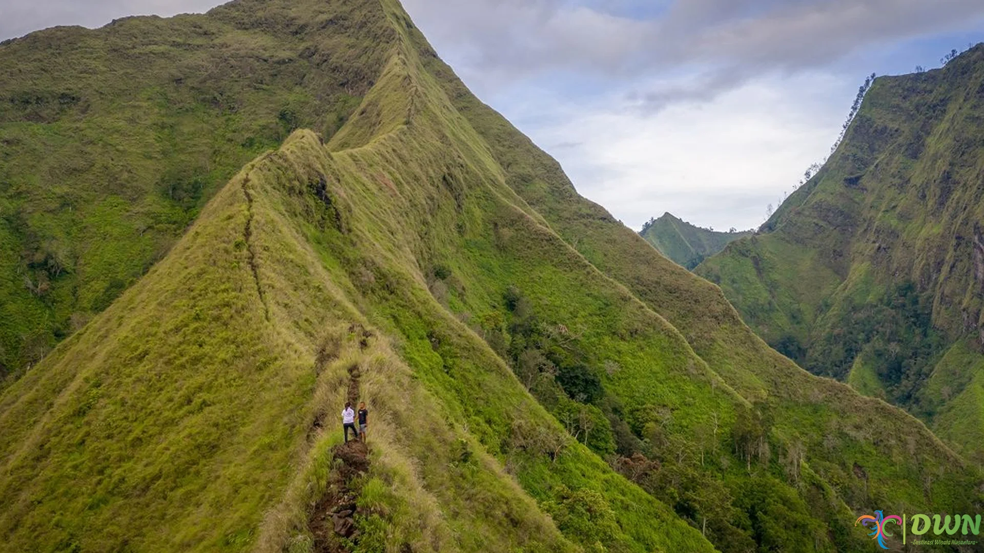 4 Keindahan Alam Di Puncak Gunung Piramid Yang Membuat Kagum