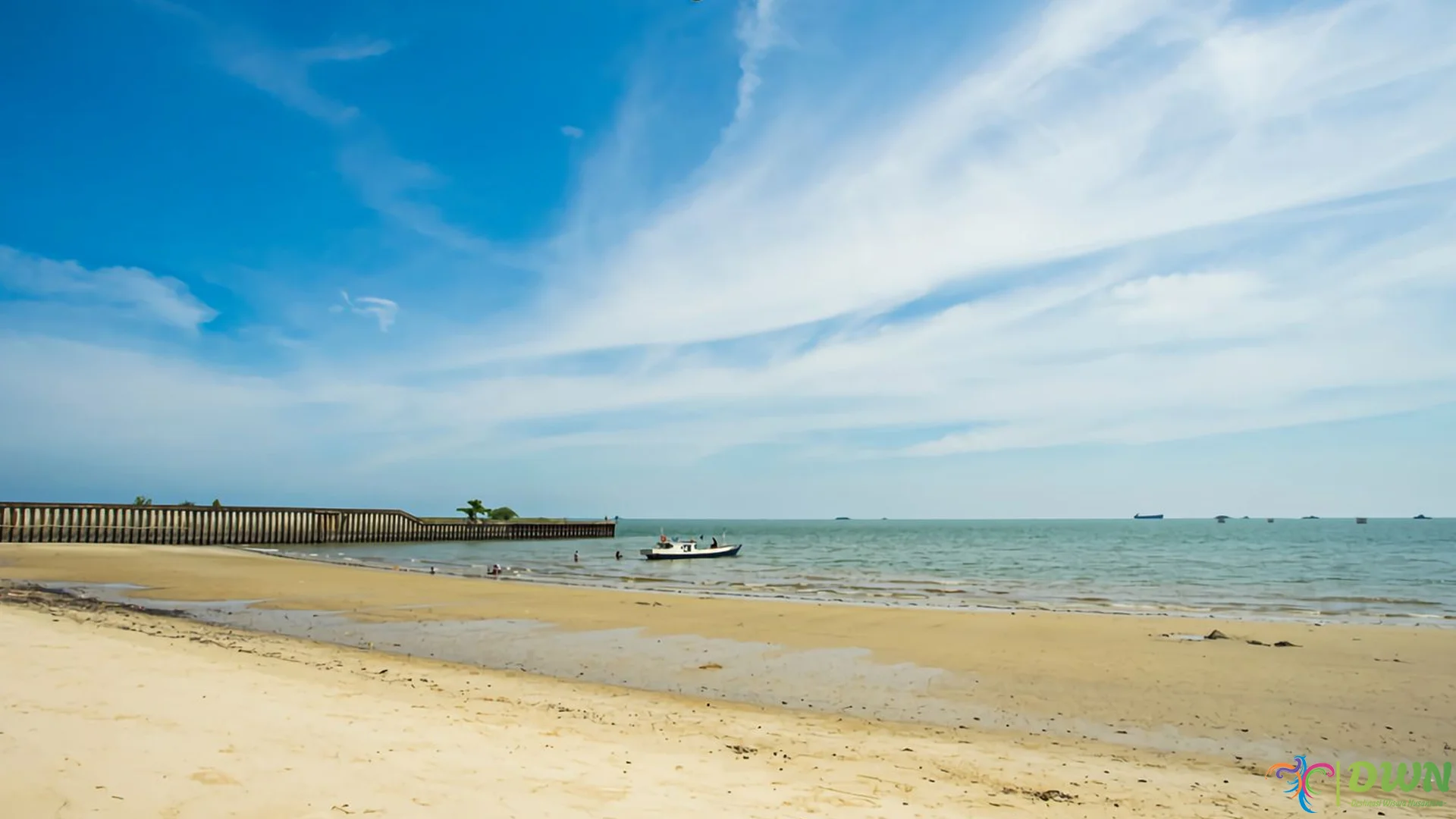 4 Hal Menarik di Pantai Taman Monpera yang Harus Kamu Ketahui