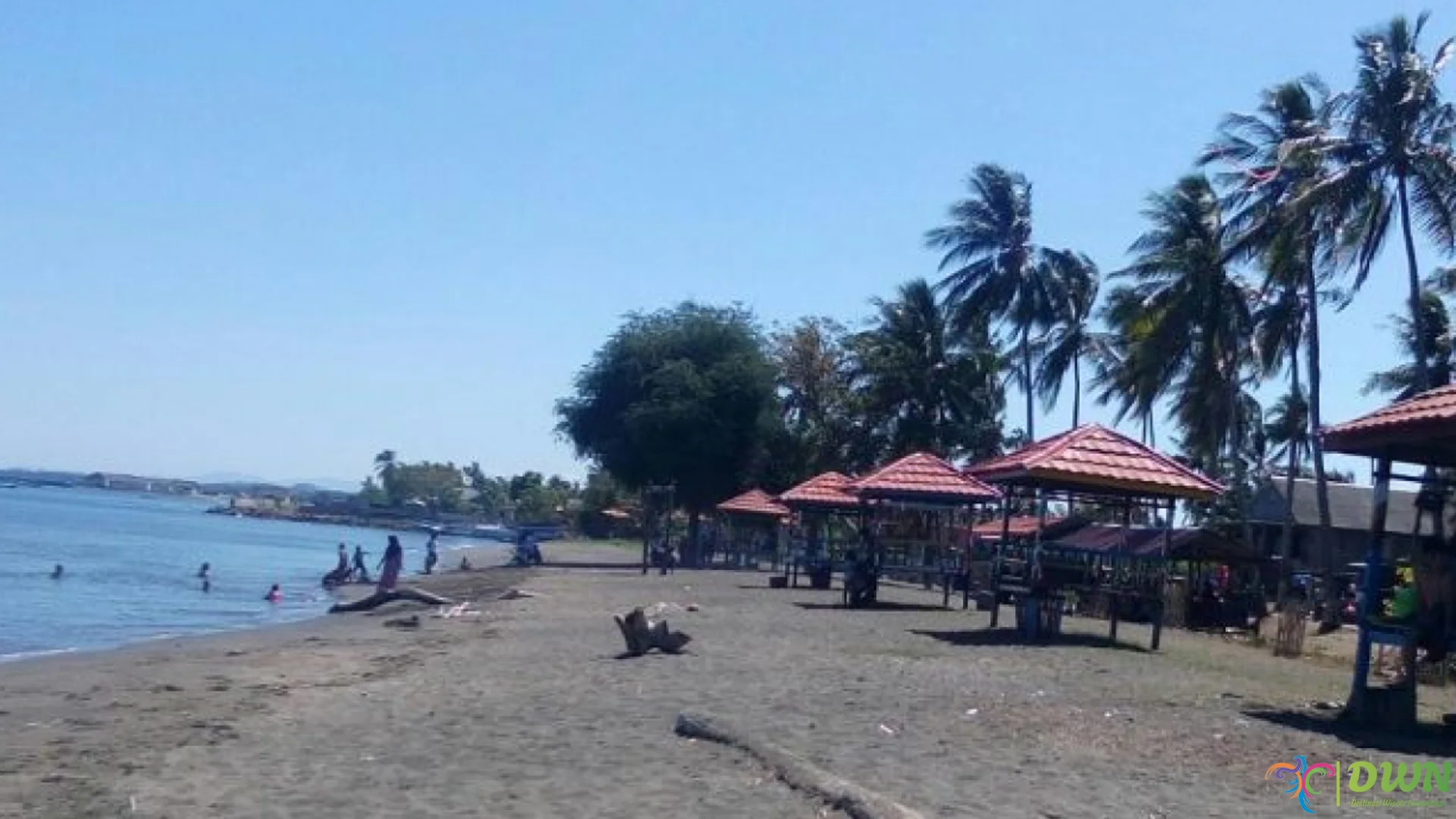 5 Keunikan Pantai Laguna yang Membuatnya Layak Dikunjungi