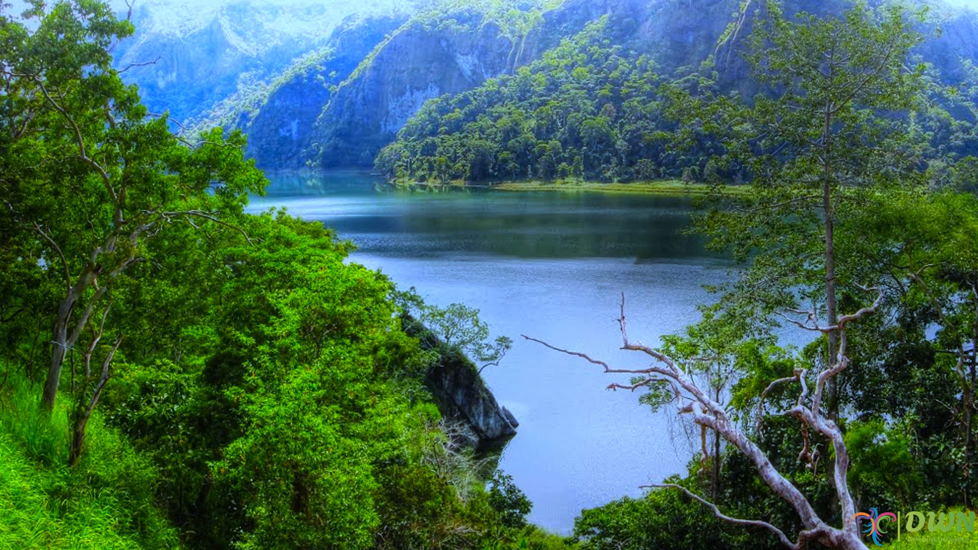 Danau Tihu Tawarkan 5 Pesona Alam Menakjubkan di Nusa Tenggara