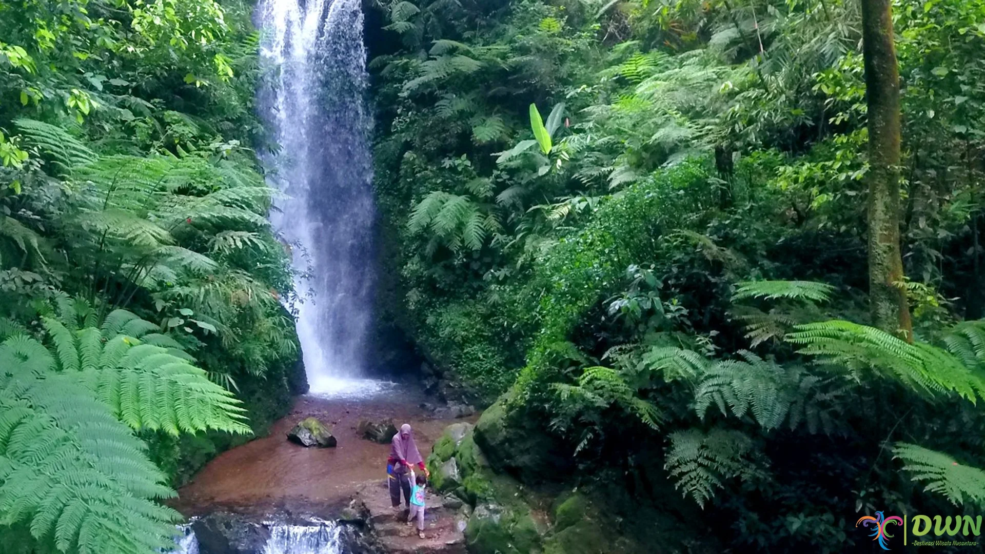 Keunikan Curug Sadim 5 Meter Dengan Air Terjun Jernih Dan Segar