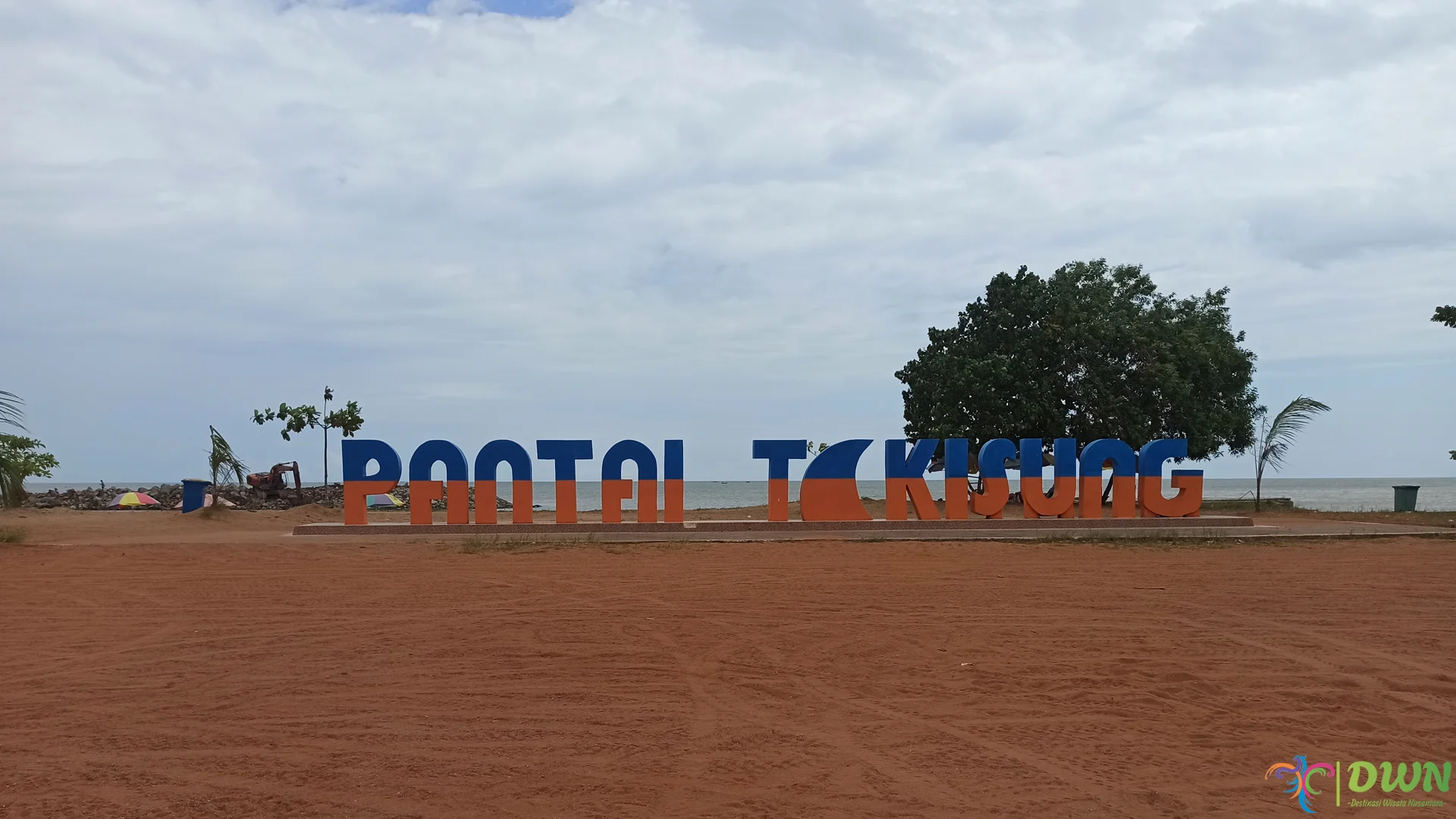 Pantai Takisung 5 Aktivitas Air Yang Bisa Membuat Liburan Lebih Seru