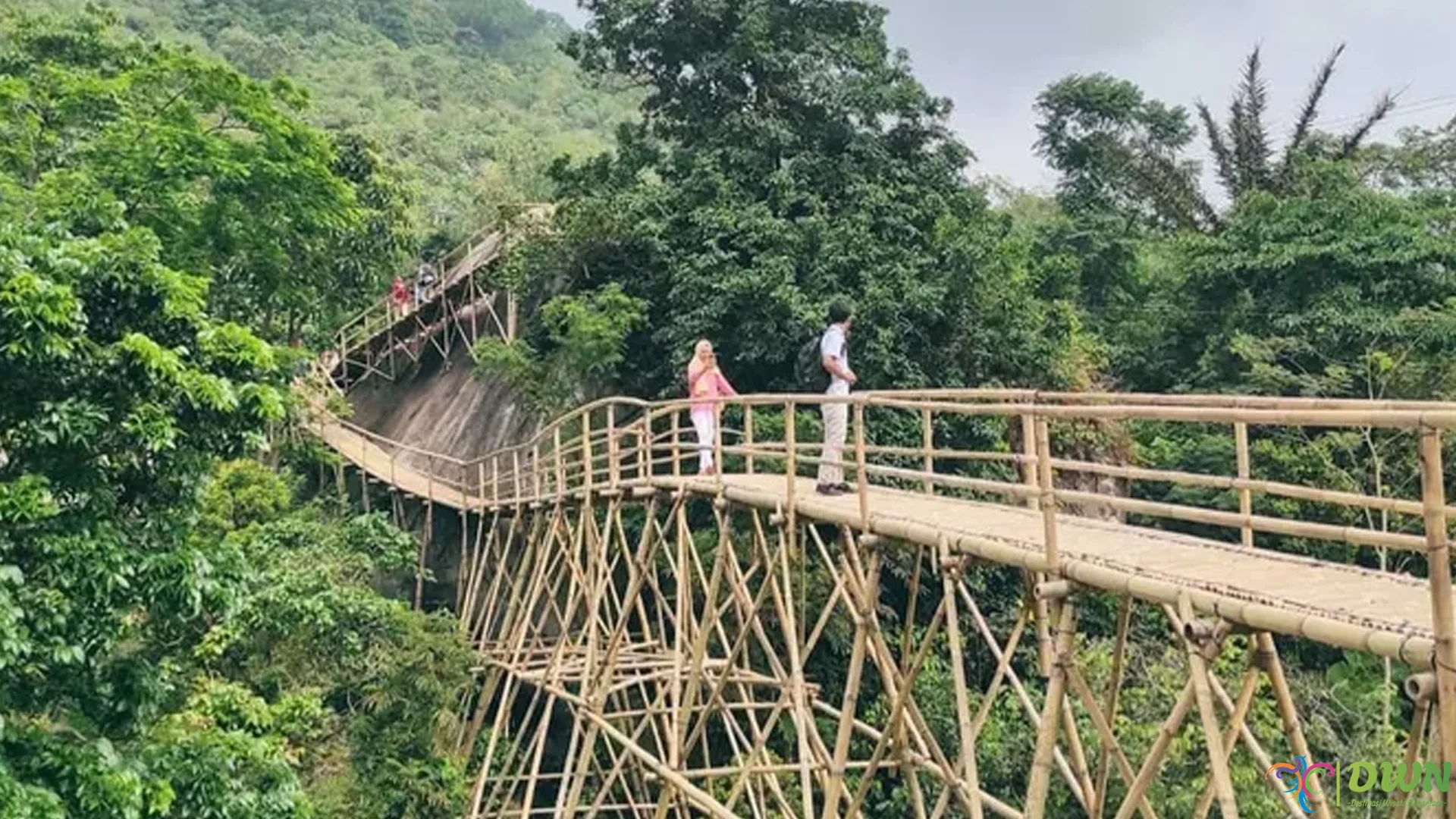 5 Spot Sunrise Dan Sunset Terbaik Di Wisata Sasak Panyawangan