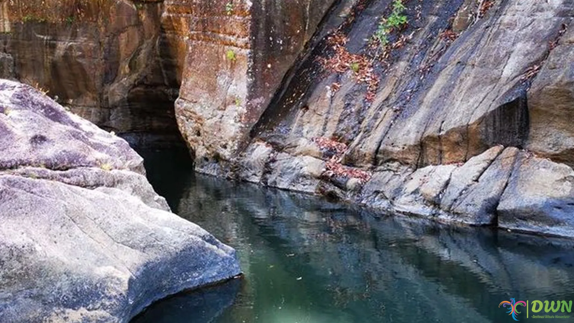 Cunca Wulang Tampilkan 3 Keindahan Asli Alam Paling Fotogenik