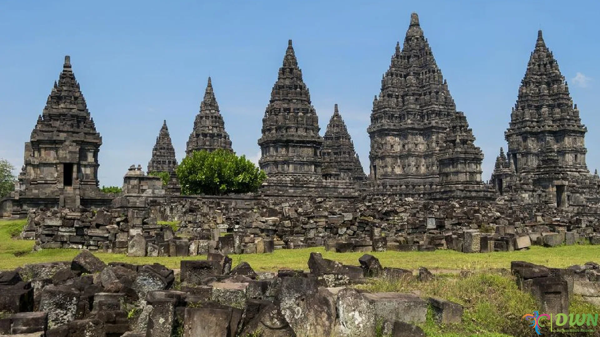 Wisata Candi Prambanan Tawarkan 5 Pesona Sejarah yang Menakjubkan