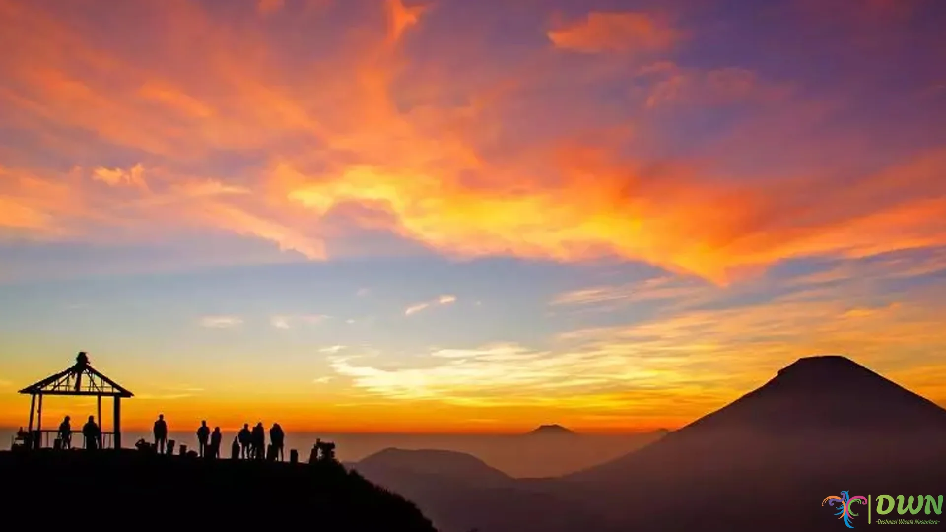 5 Keindahan Wisata Bukit Sikunir yang Bisa Memukau Semua Pendaki