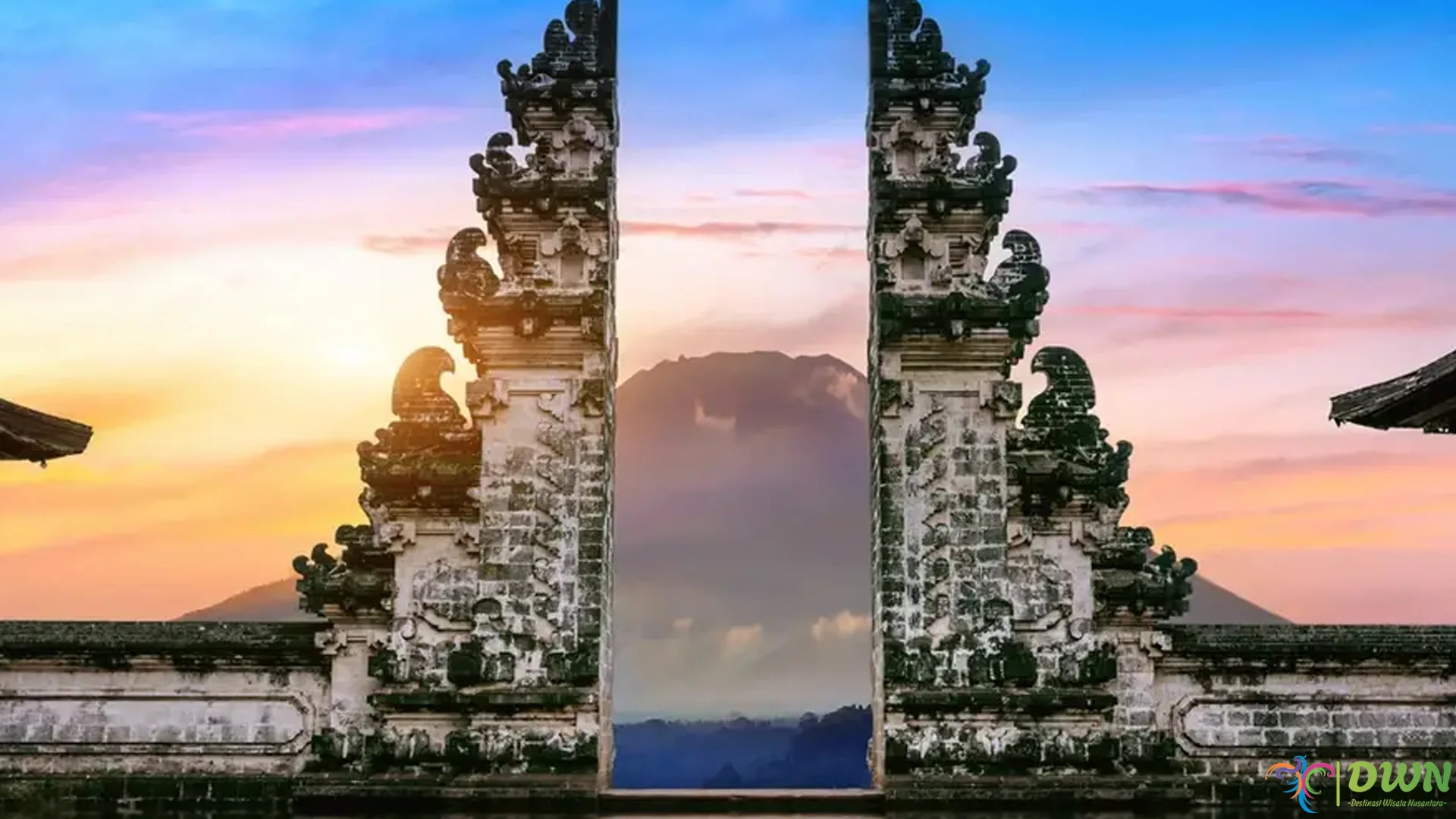 4 Makna Spiritual Di Balik Keindahan Asli Pura Lempuyang